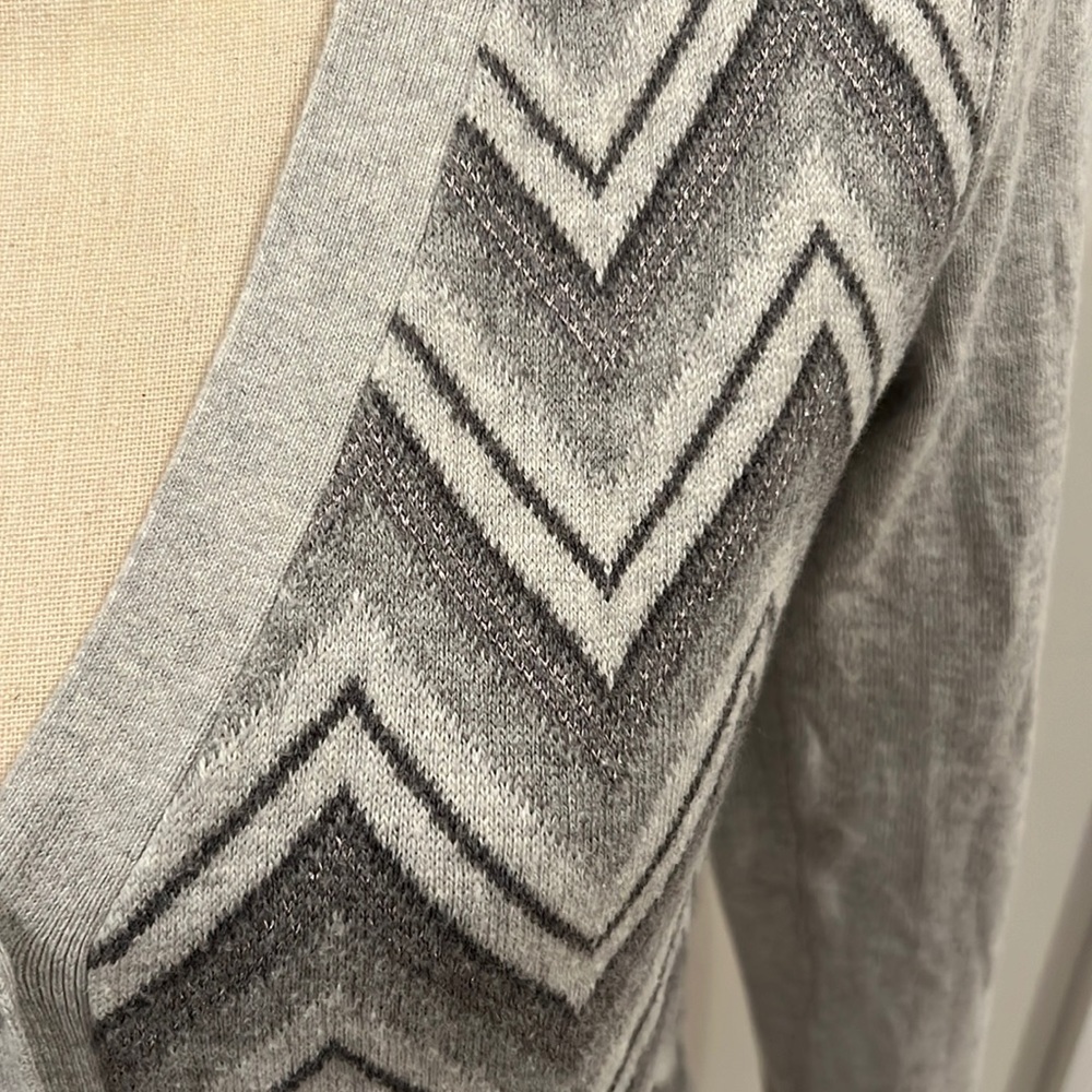 Banana Republic V-neck Cardigan - Picture 4 of 5